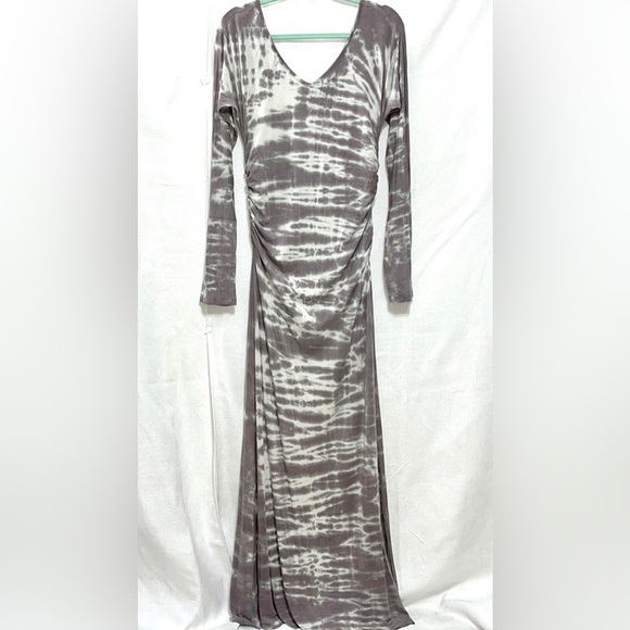 Hodges Collection Dresses & Skirts - Hodges Collection USA natural recycled materials ombre tie dye v-neck maxi dress